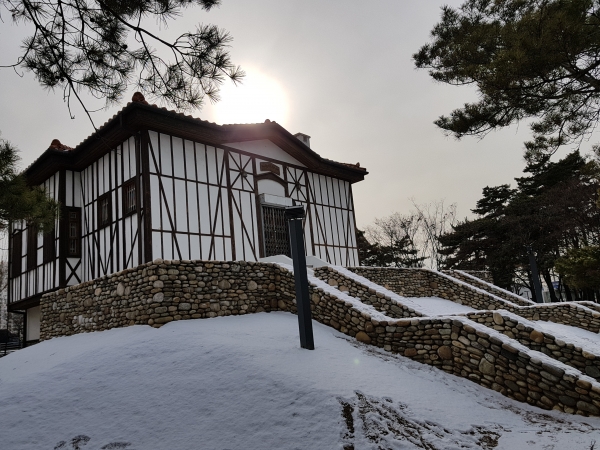 터키 전통 포도원 주택은 마치 팀 버튼 감독의 영화 '가위손'에 나오는 성을 본듯한 느낌이기도 하다./=송창진 기자.