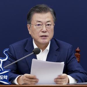 문대통령, 부동산 정책성과 독려 '획기적 방안' 주문
