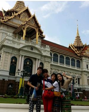 [포토] 태국 방콕 에메랄드 사원에서 가족과 함께