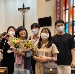 [포토] 세례식 때의 고마운 성당 친구들 